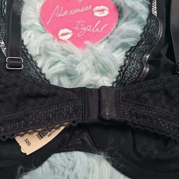 Victoria's Secret Women's Black Mesh Unlined Demi - Picture 5 of 5